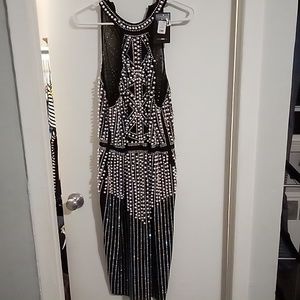 2X Mid pearls black dress